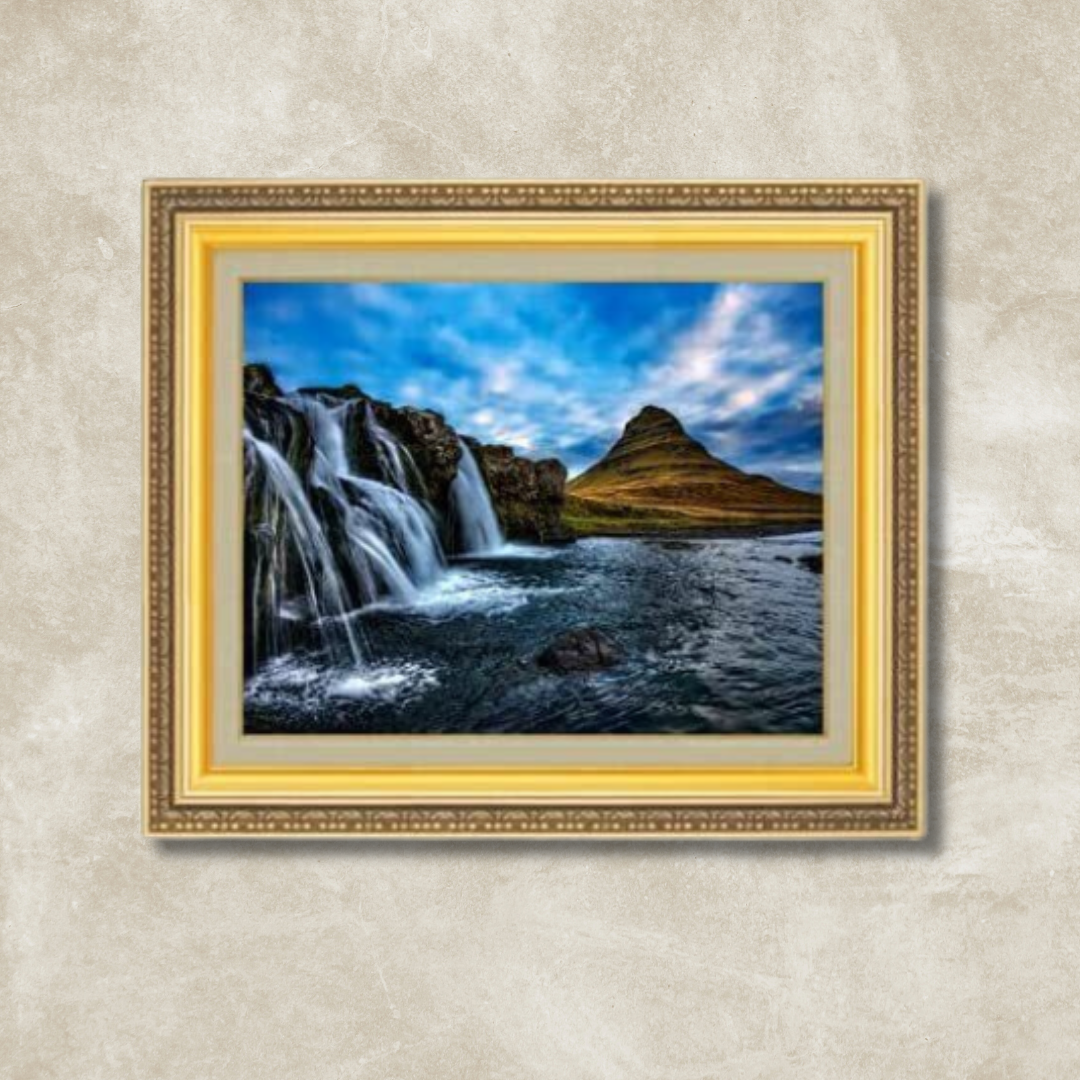 Original painting of Kirkjufell, Icelandic scenery in a gold frame